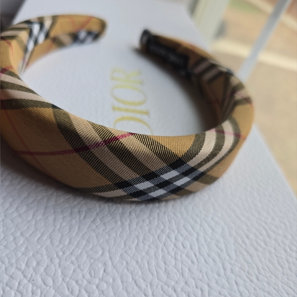 ‼️SOLD‼️Fashion Beige and Black Checkered Headband - Picture 2 of 3